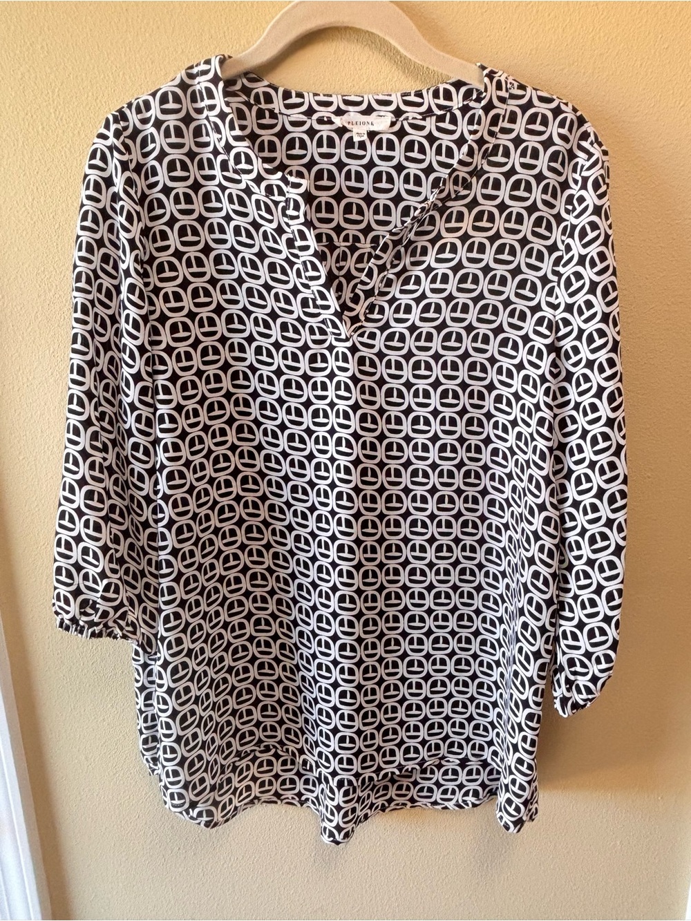 Pleione Black & White Geometric Print Tunic Blouse
